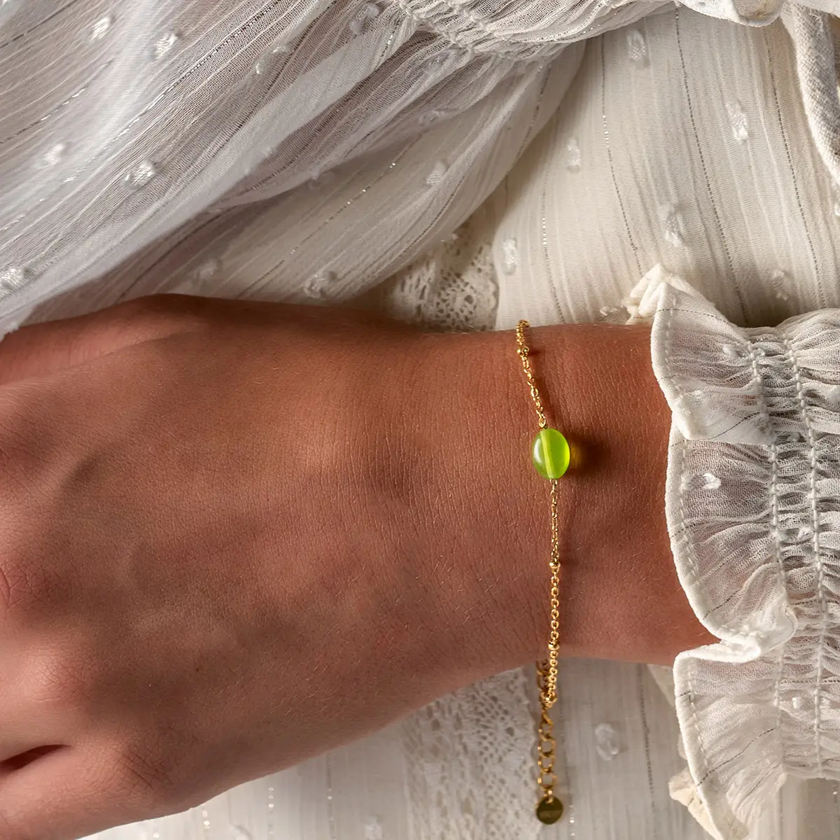 vinoos-colours-of-wine-armband-hellgr-n-good-luck-glas image 2
