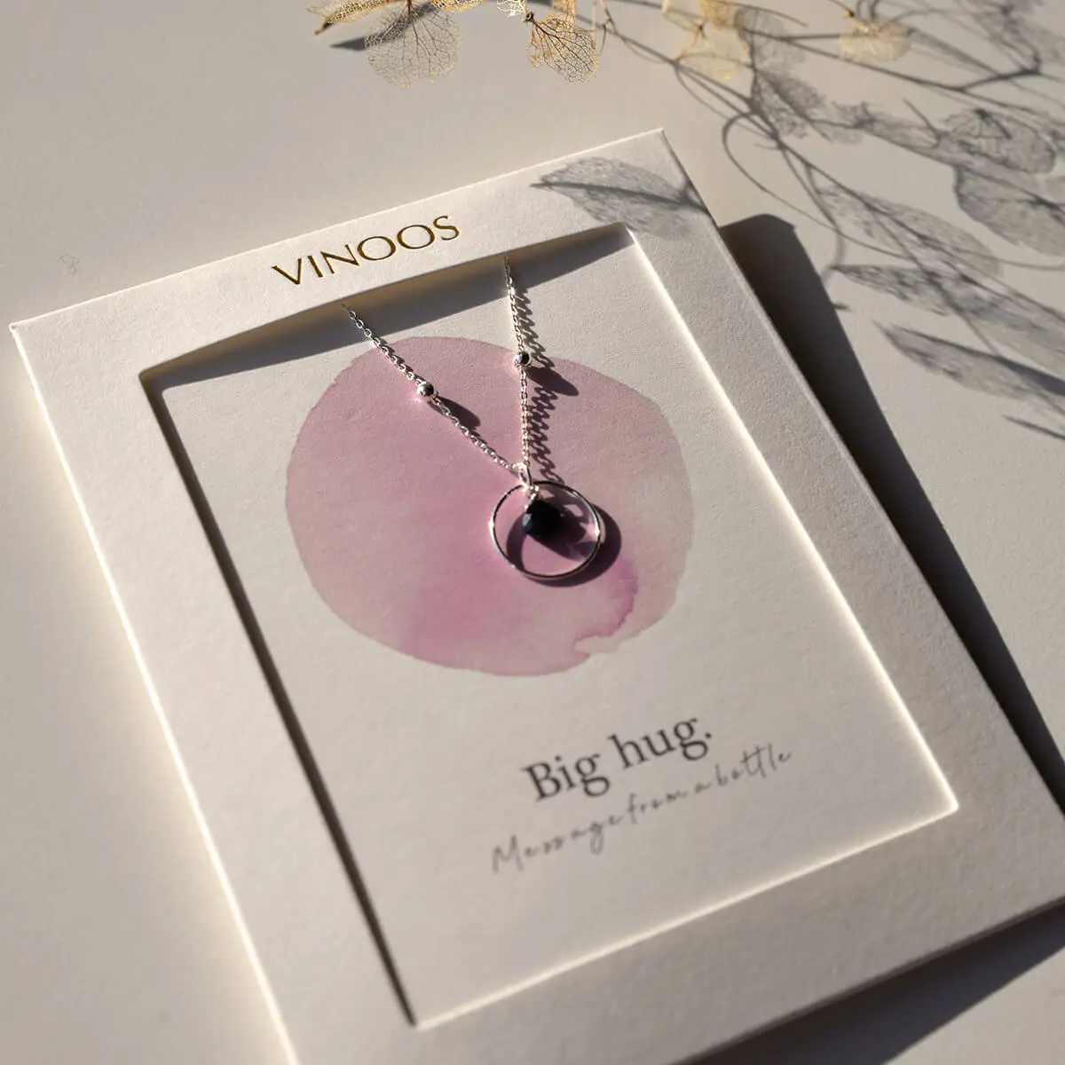 vinoos-colours-of-wine-rund-silber-schwarz-halskette-big-hug image 3