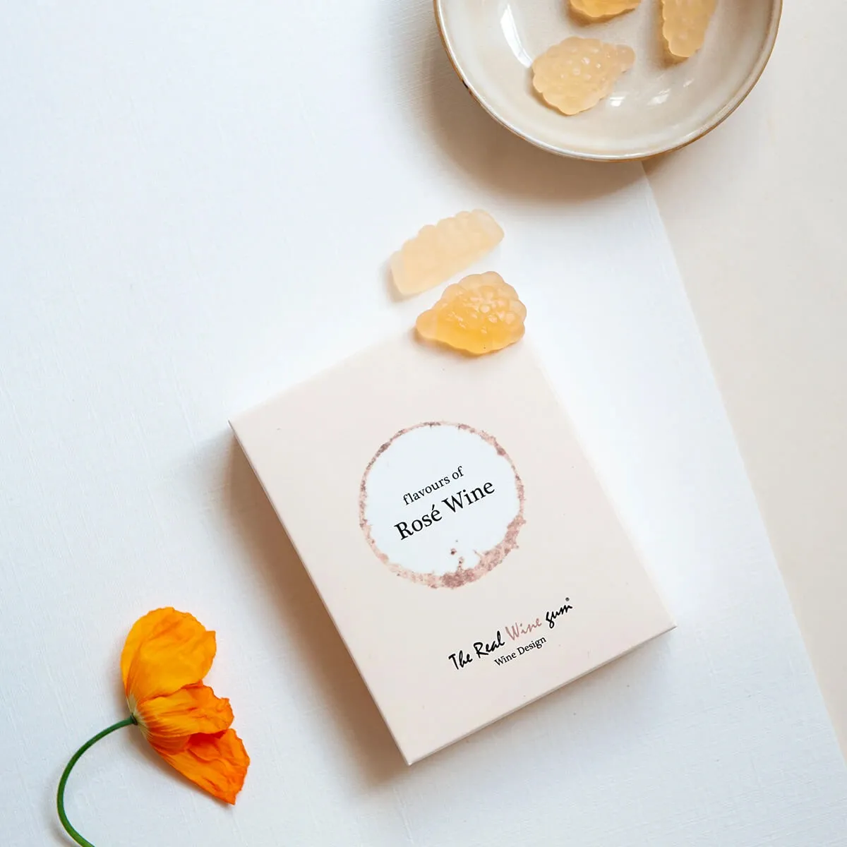 vinoos-the-real-wine-gum-ros-wine-weingummi-erdbeere-himbeere-mild image 2