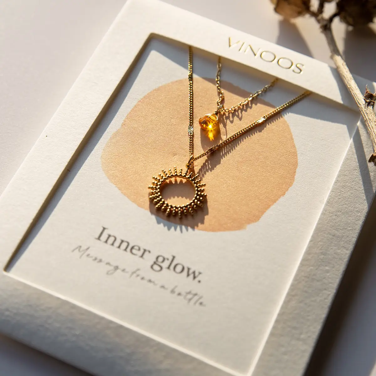vinoos-colours-of-wine-sonnenkette-amber-halskette-inner-glow image 3
