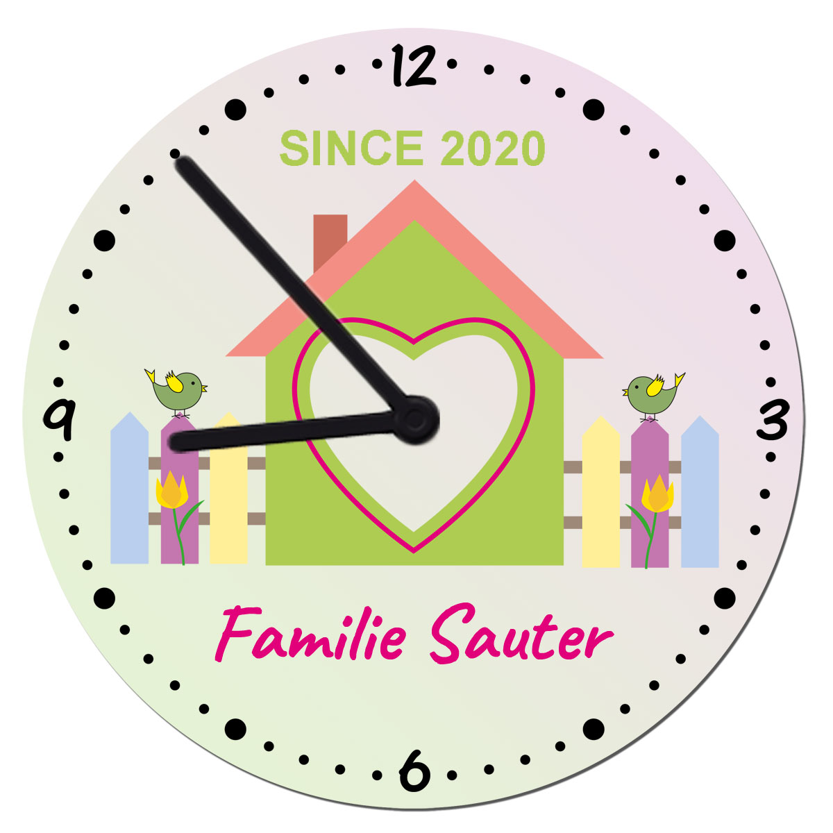 geschenke364-uhren-wanduhr-einzug-haus-mit-namen-20-cm image 1