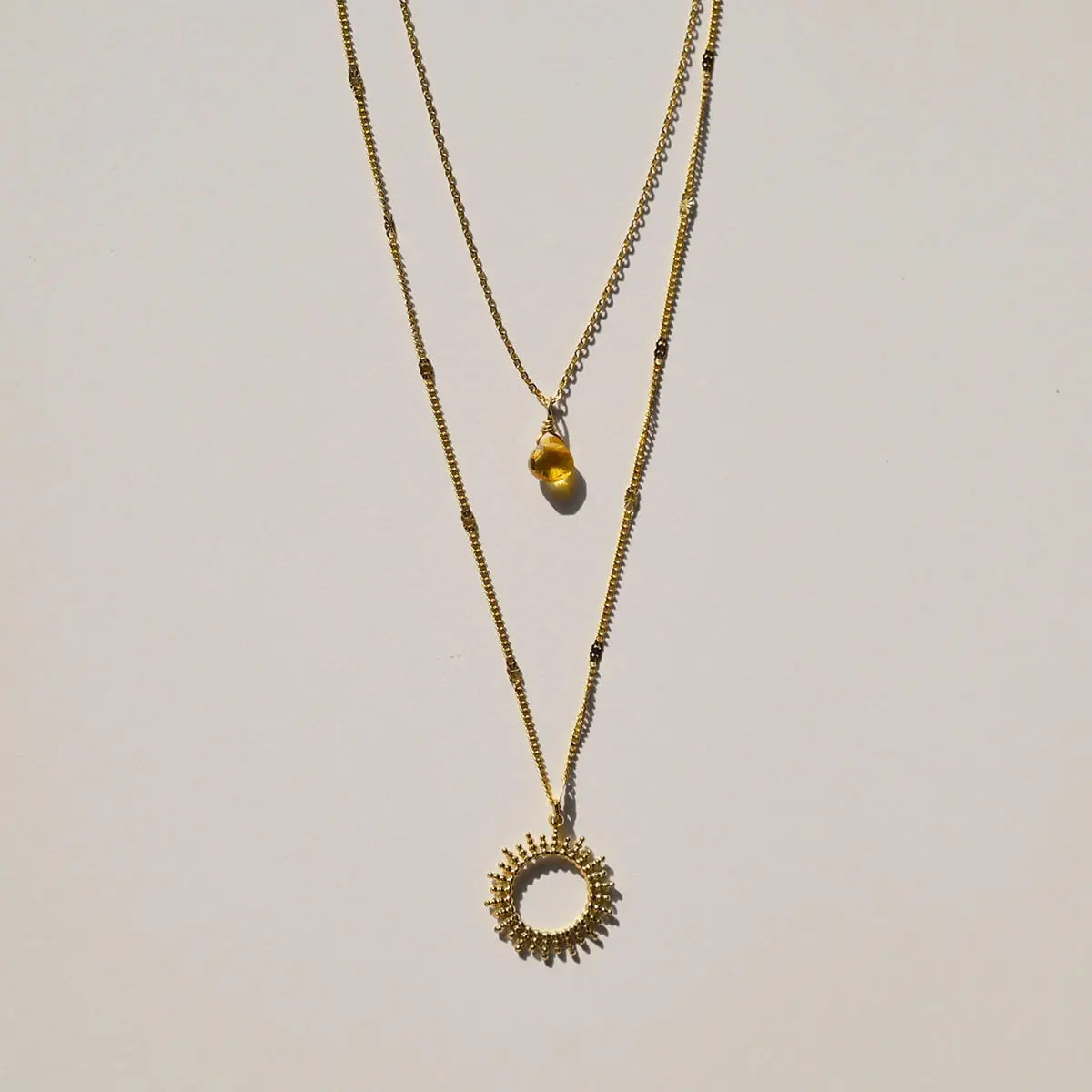 vinoos-colours-of-wine-kette-sonne-goudgeel-happy-together-goldgelb image 2