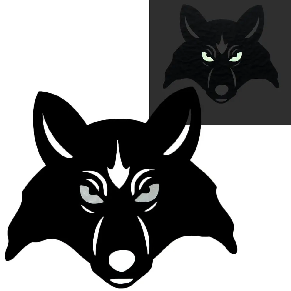 geschenke364-wolf-wandtattoo-leuchtende-augen-28x30-cm image 1