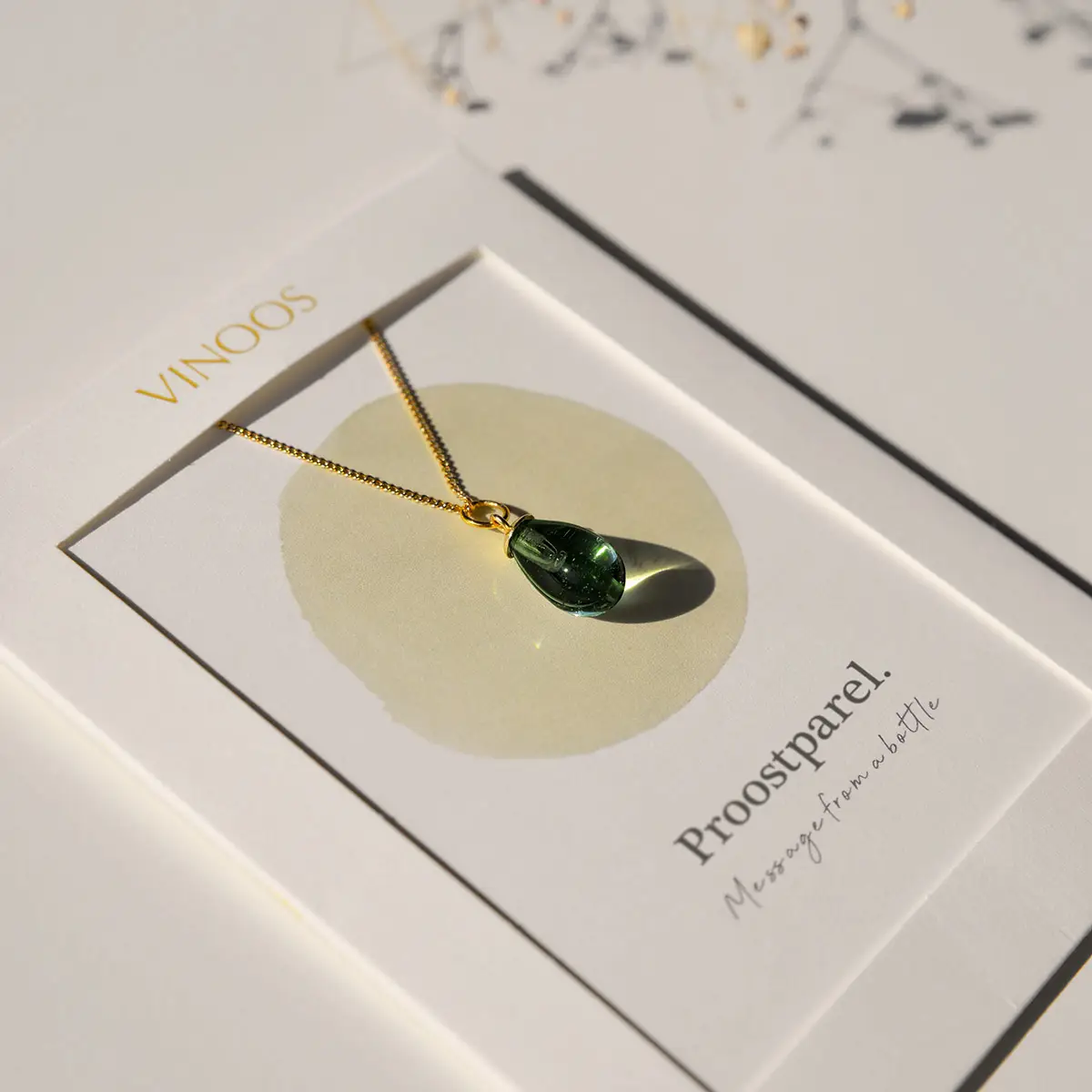 vinoos-ode-to-green-proostparel-halskette-olivgruen-45cm-glasperle image 4