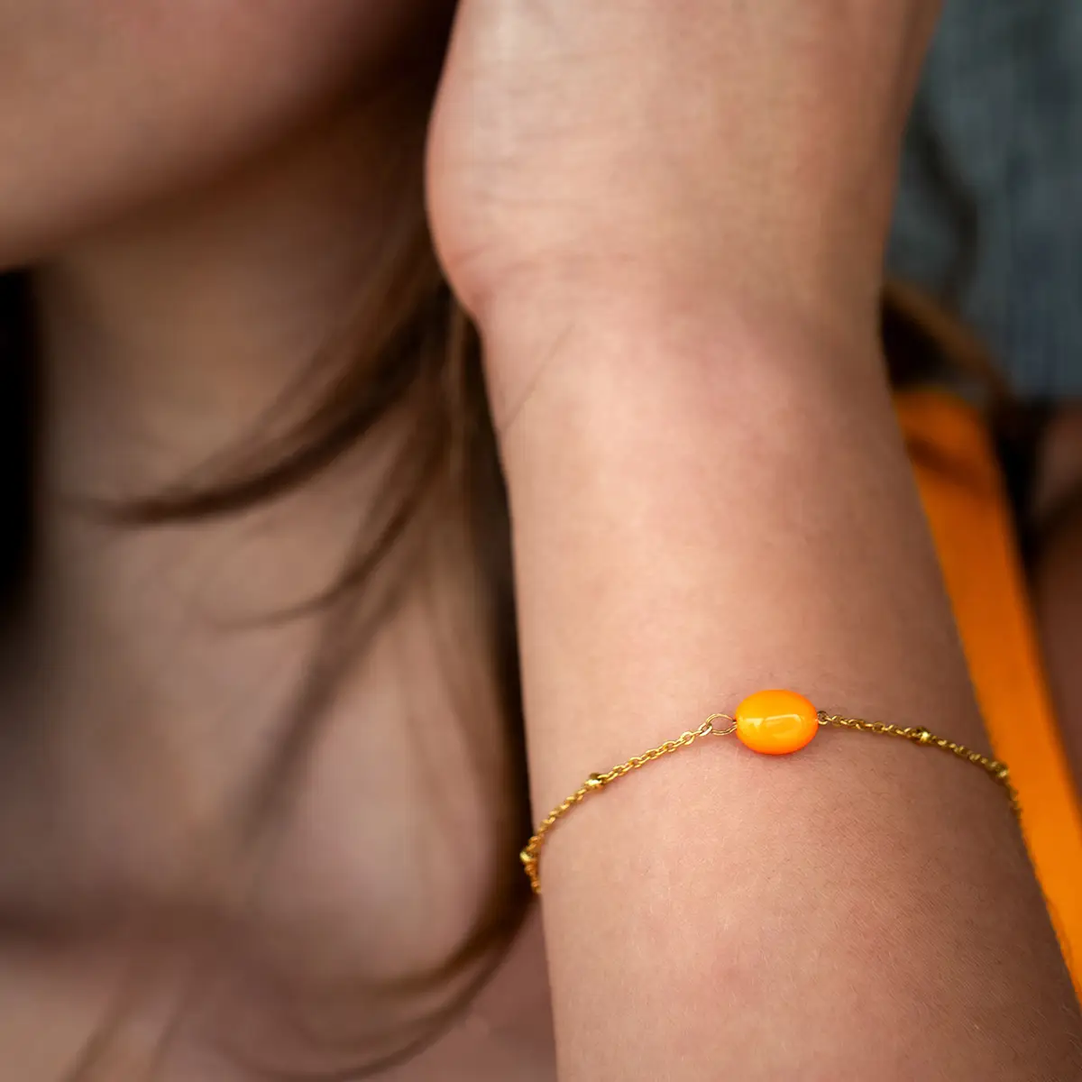 vinoos-colours-of-wine-armband-orange-you-are-golden image 2