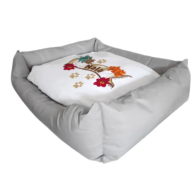 geschenke364-k-rbchen-hundebett-blumen-rot-mit-name-65x55 image 1