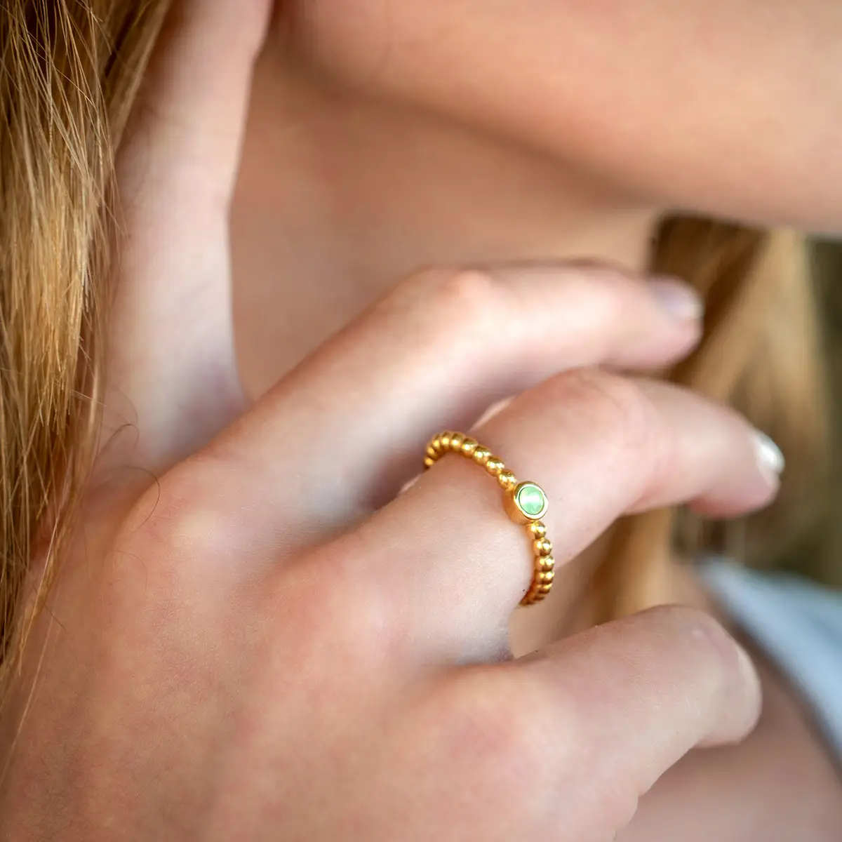 vinoos-colours-of-wine-ring-gold-gr-n-goldring-gr-ner-stein-gleichgewicht image 2