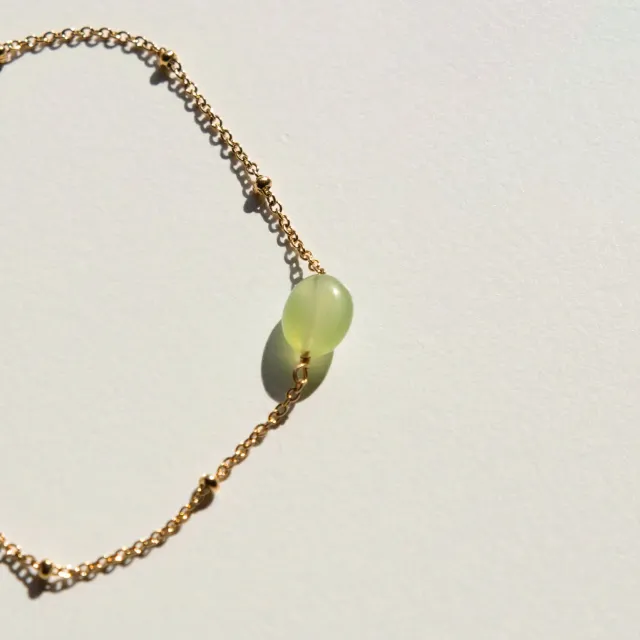 vinoos-colours-of-wine-armband-hellgr-n-good-luck-glas image 1